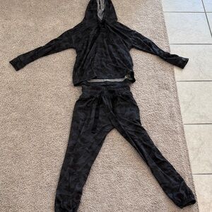 Onzie Black Charcoal Camo Hoodie & Joggers Set